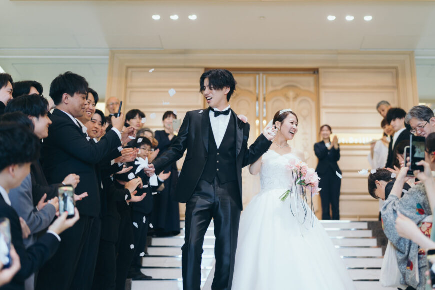 「祝福が舞い上がる、ふたりの晴れの日」の結婚式の様子｜長岡市の結婚式場リアーレ