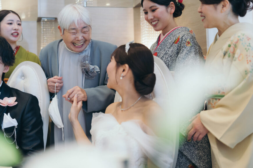 「祝福が舞い上がる、ふたりの晴れの日」の結婚式の様子｜長岡市の結婚式場リアーレ